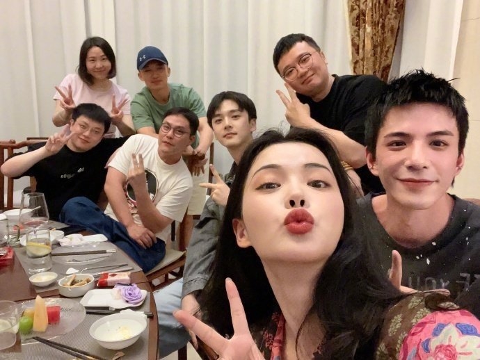 《蒼蘭訣》演員們互動超可愛。