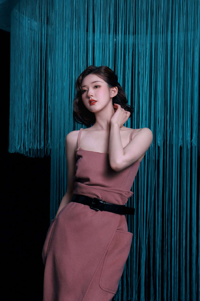 趙露思高冷表情超殺。