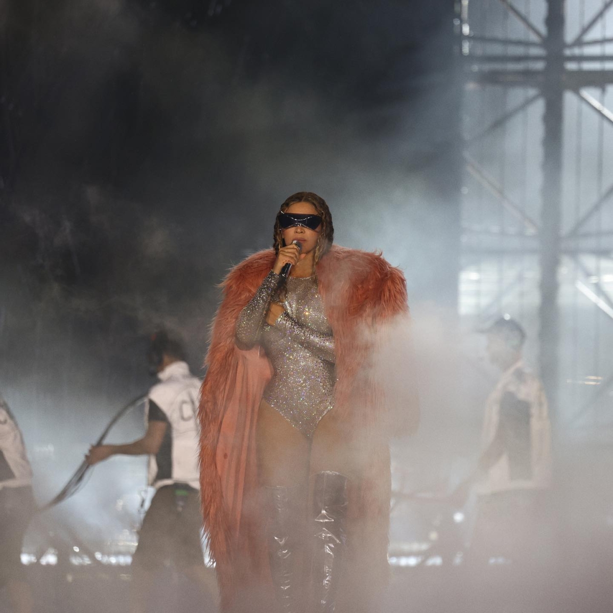 自掏腰包付了10萬美元，讓地鐵站營運時間全部延長