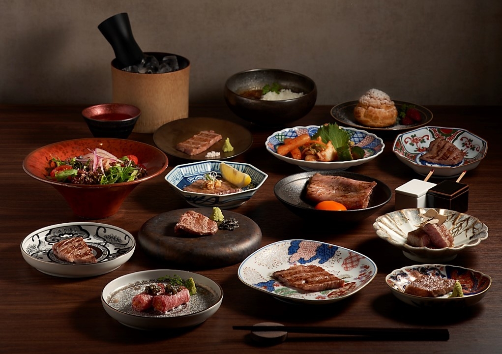 「赤身燒肉USHIO」套餐豐富豪華。