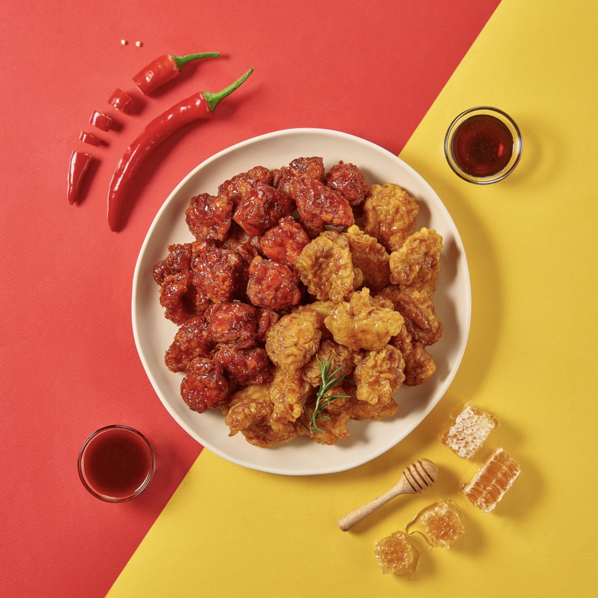 橋村炸雞全台首店在板橋環球店華麗登場，強碰颱風依舊買氣熱烈。