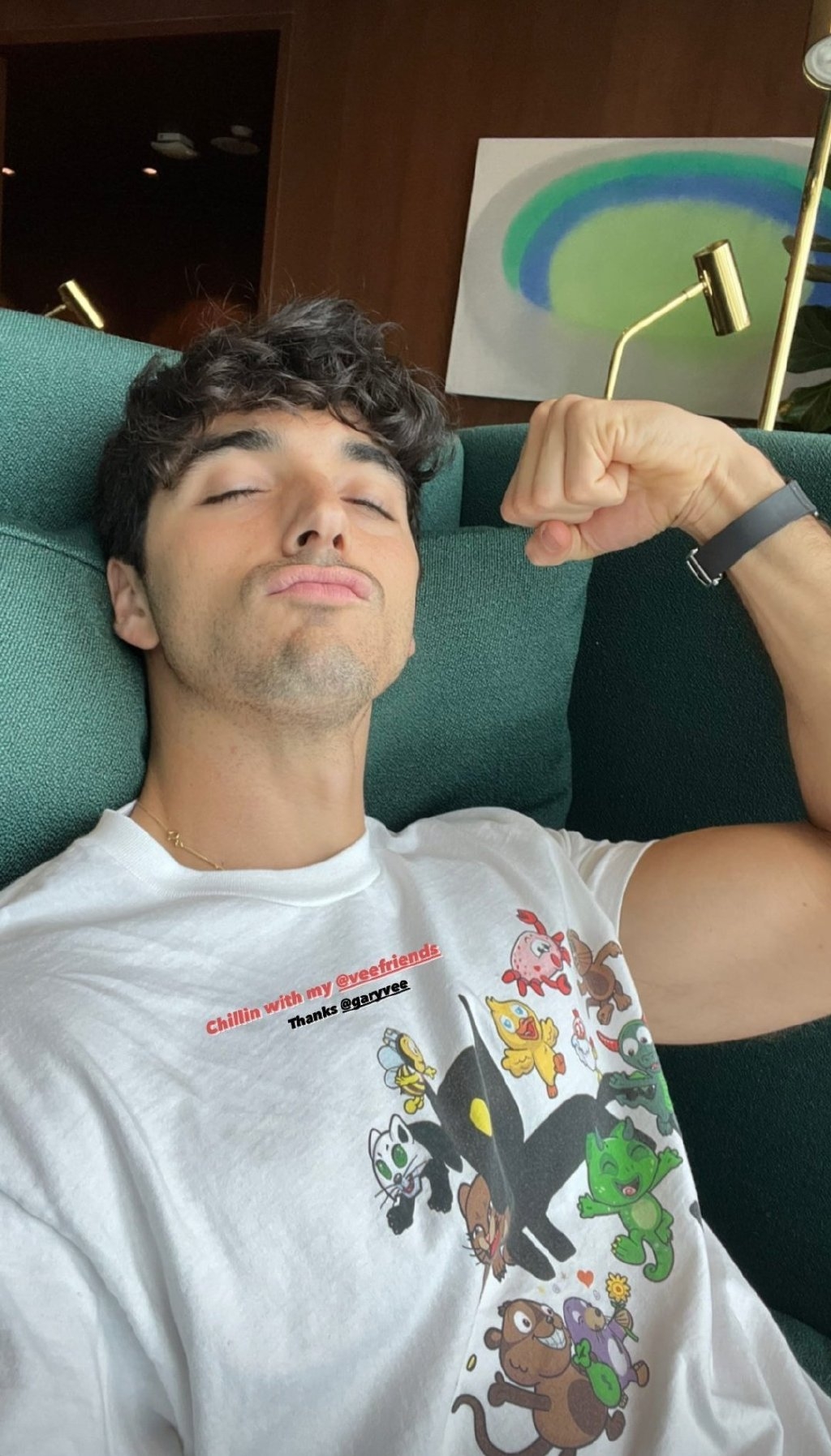 Taylor Zakhar Perez在片中大秀肌肉身材