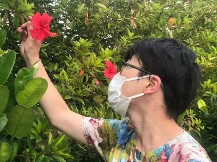 fumi君會摘花給女友驚喜，既不花錢又有儀式感