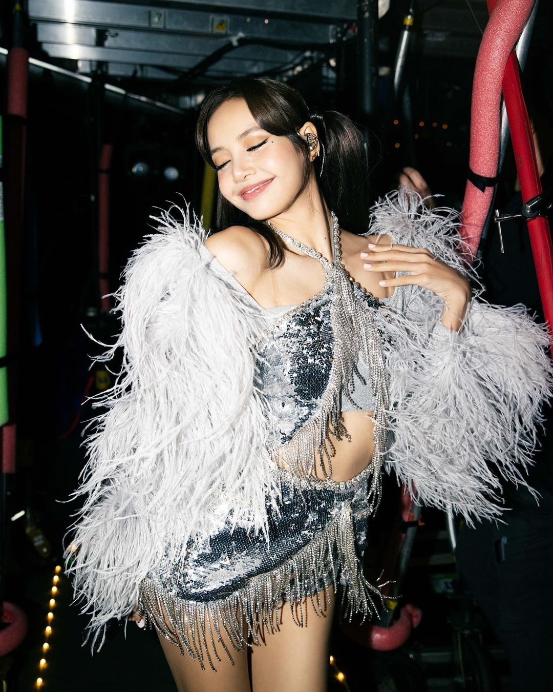 Lisa攻佔2023 Instagram百大富豪排行榜第26名，一篇貼文要價千萬，難怪可以熱情高唱〈MONEY〉！