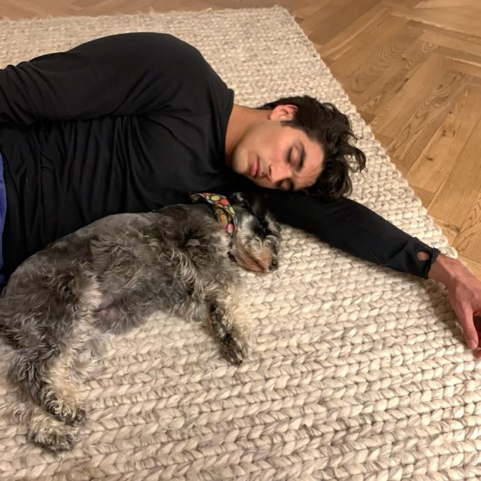 Taylor Zakhar Perez比片中的亨利還要高一些