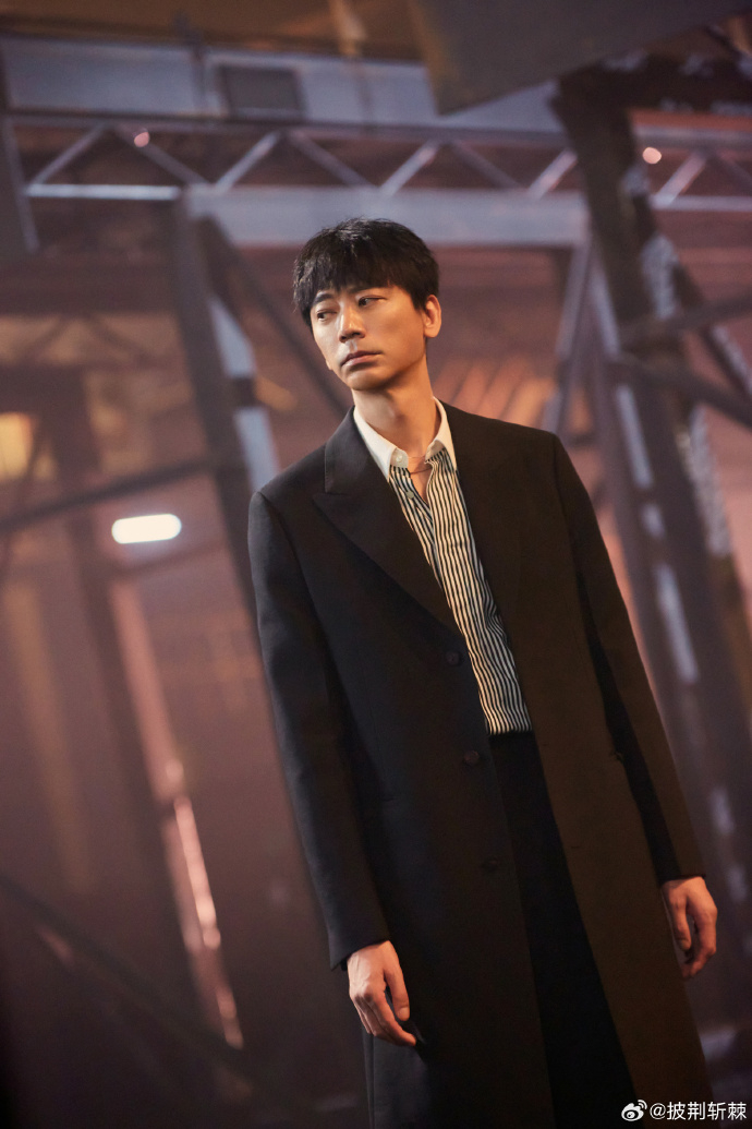 信歌唱實力雄厚。