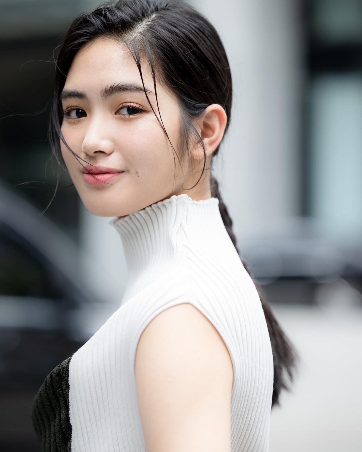 長相亮麗的雷嘉汭常被誤認為原住民、混血兒或泰國人。