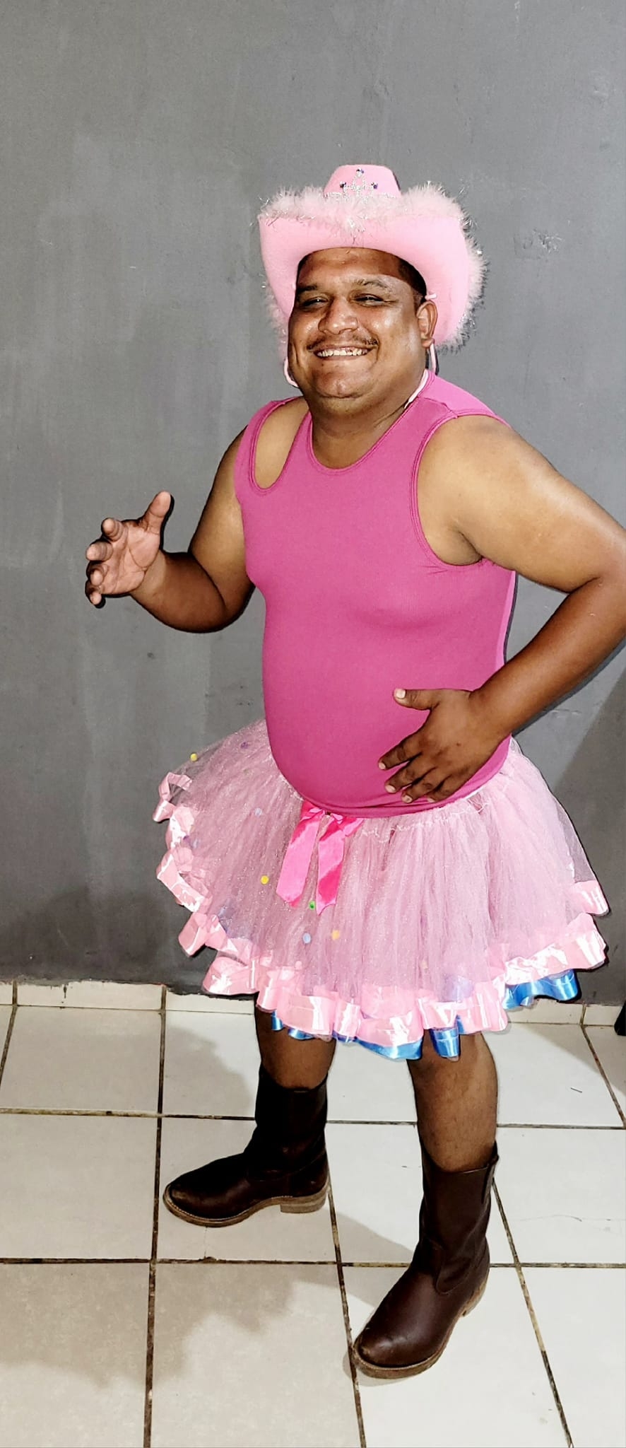 意外爆紅的Barbie爸爸-Eleazar Rodríguez Hernández