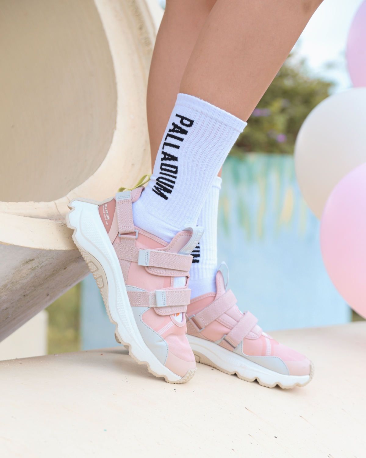 THUNDER LO STRAP三型一體閃電概念鞋(UNISEX)櫻花粉配色售價：NT$2,780