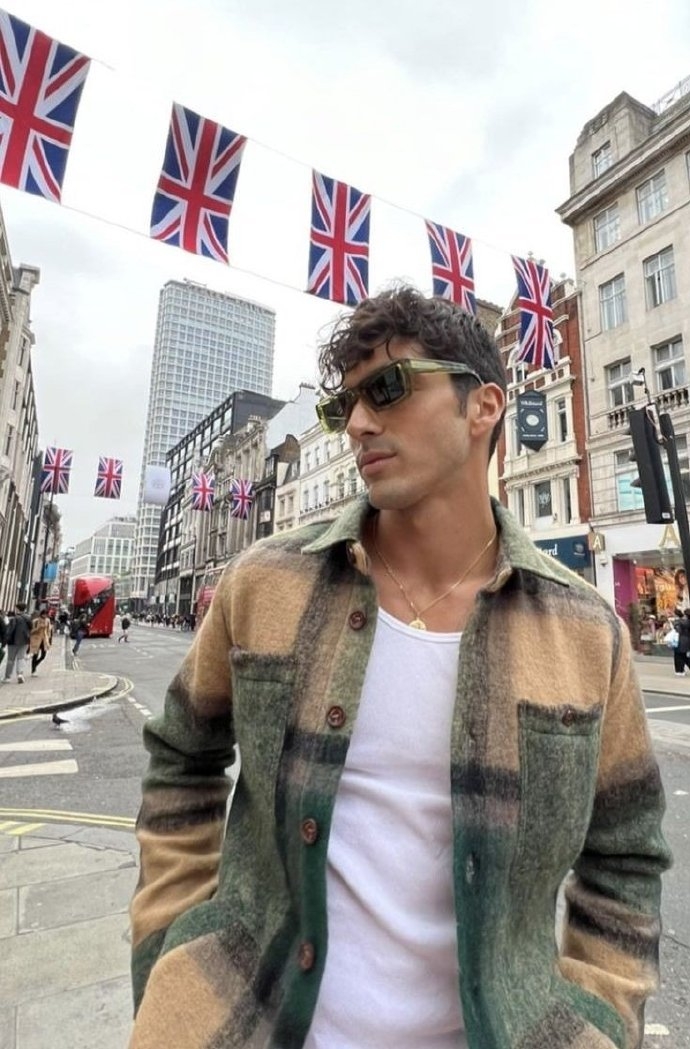 Taylor Zakhar Perez還會唱歌