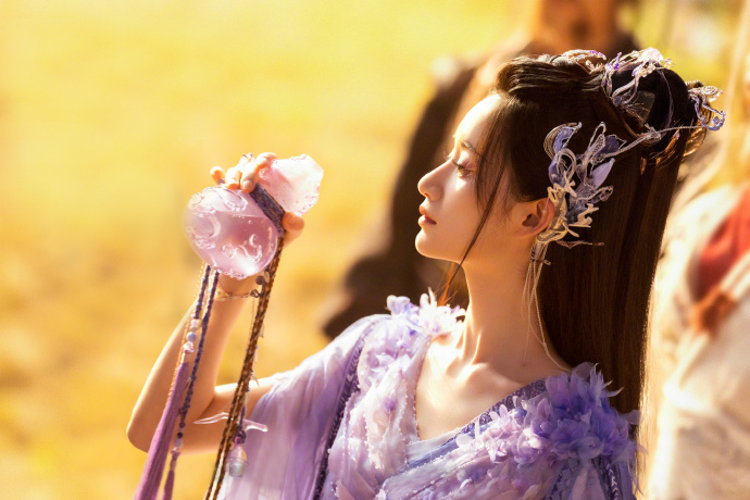 郭曉婷在《狐妖小紅娘月紅篇》飾演狐妖「塗山雅雅」。