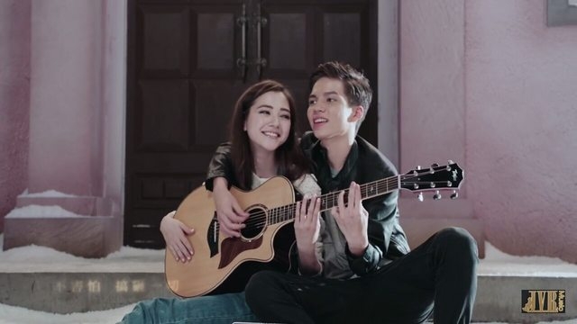 娜然曾經出演周杰倫MV《告白氣球》。