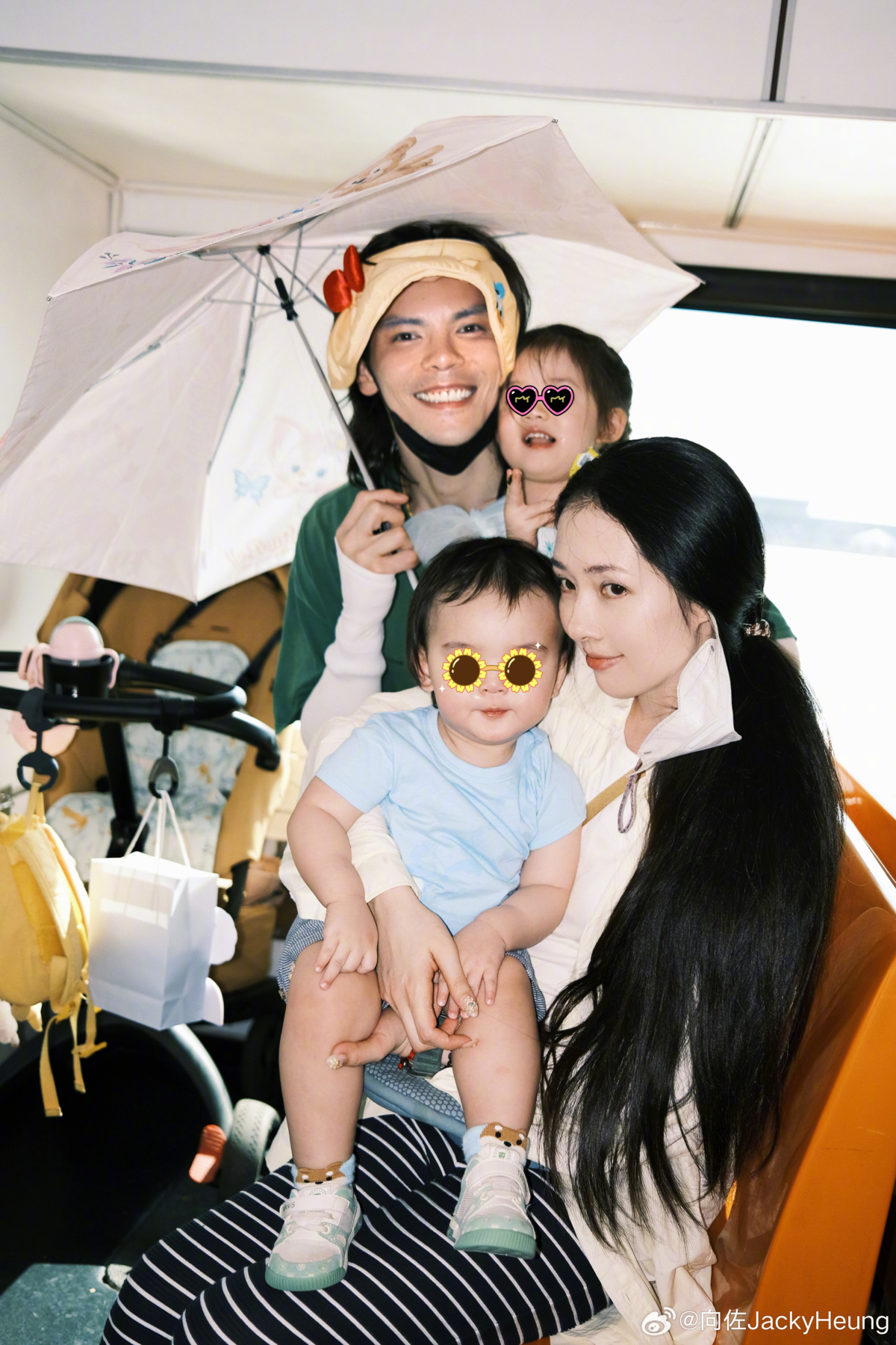 郭碧婷和向佐對一雙兒女極盡寵愛。