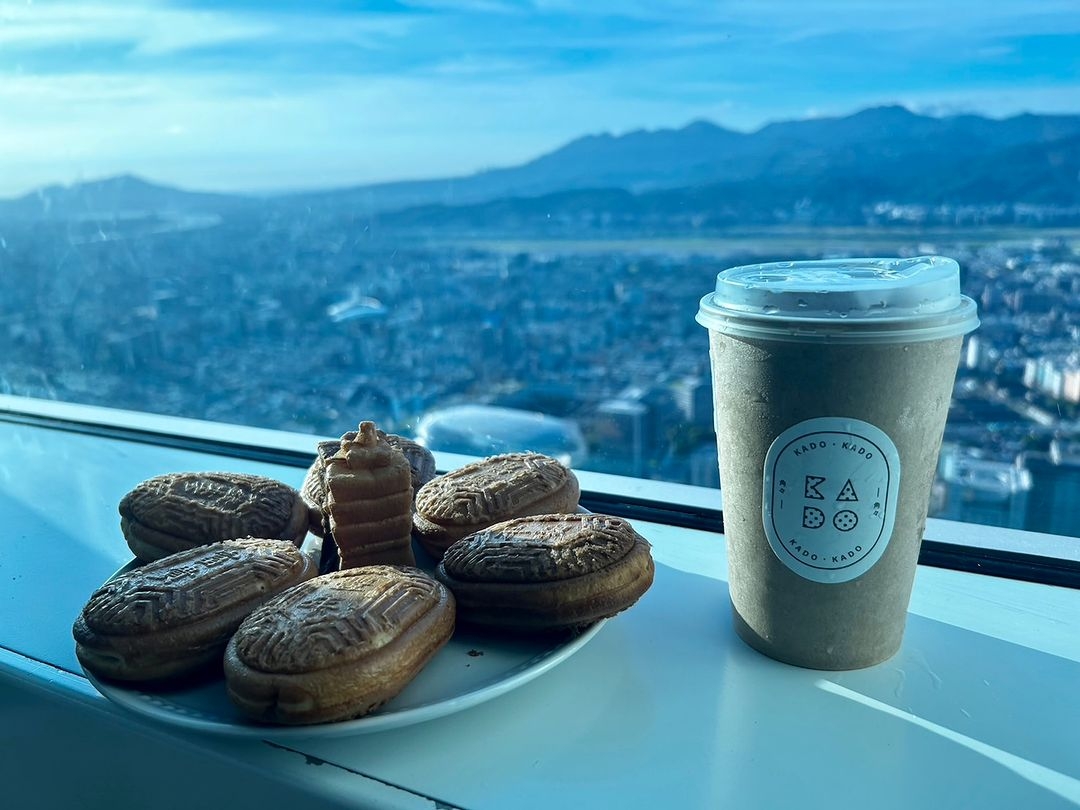 一邊品嚐「白水豆花x KADOKADO」一邊欣賞美景相當享受。