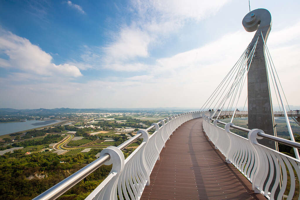 崗山之眼園區以天空廊道為主角