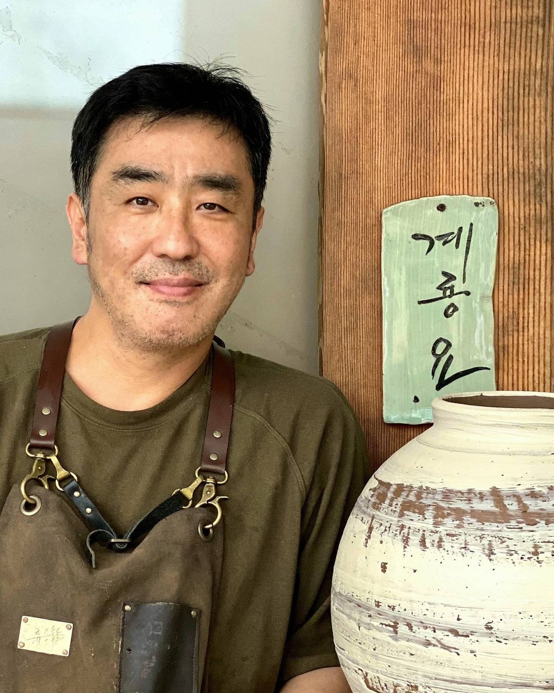 柳承龍現在的造型和年輕時的樣貌也差太多了吧！