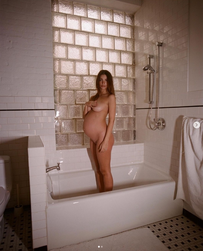 Emily Ratajkowski火辣孕照