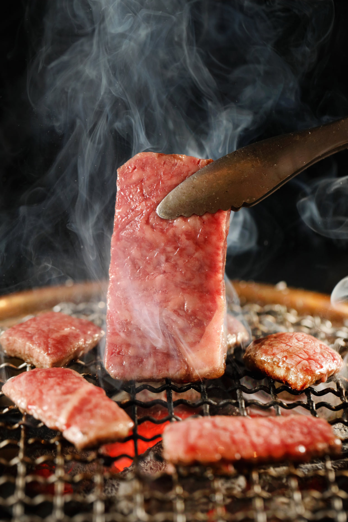 「鉄火燒肉」日本A5和牛挑戰世界最便宜的價格。