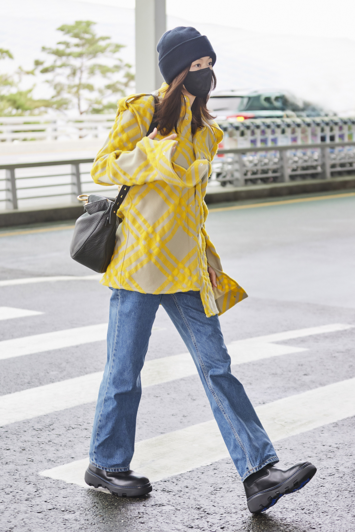 Burberry 品牌大使全智賢機場時尚