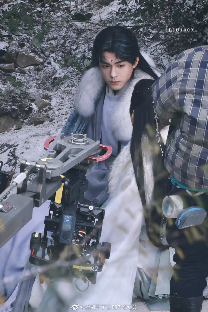 曾舜晞《雲之羽》清冷帥氣。