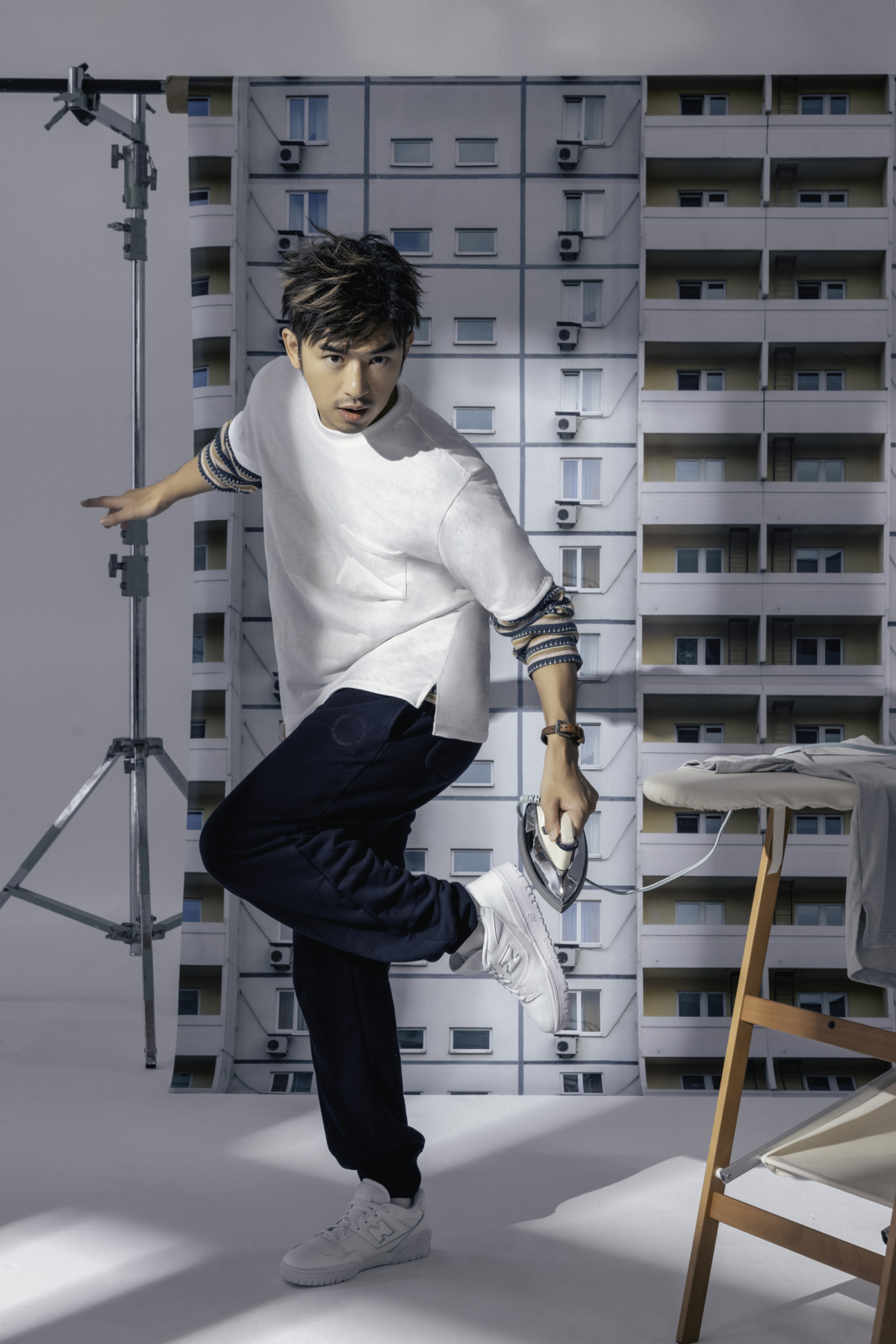 NB GREY摯友陳柏霖穿搭New Balance 550全新全白配色