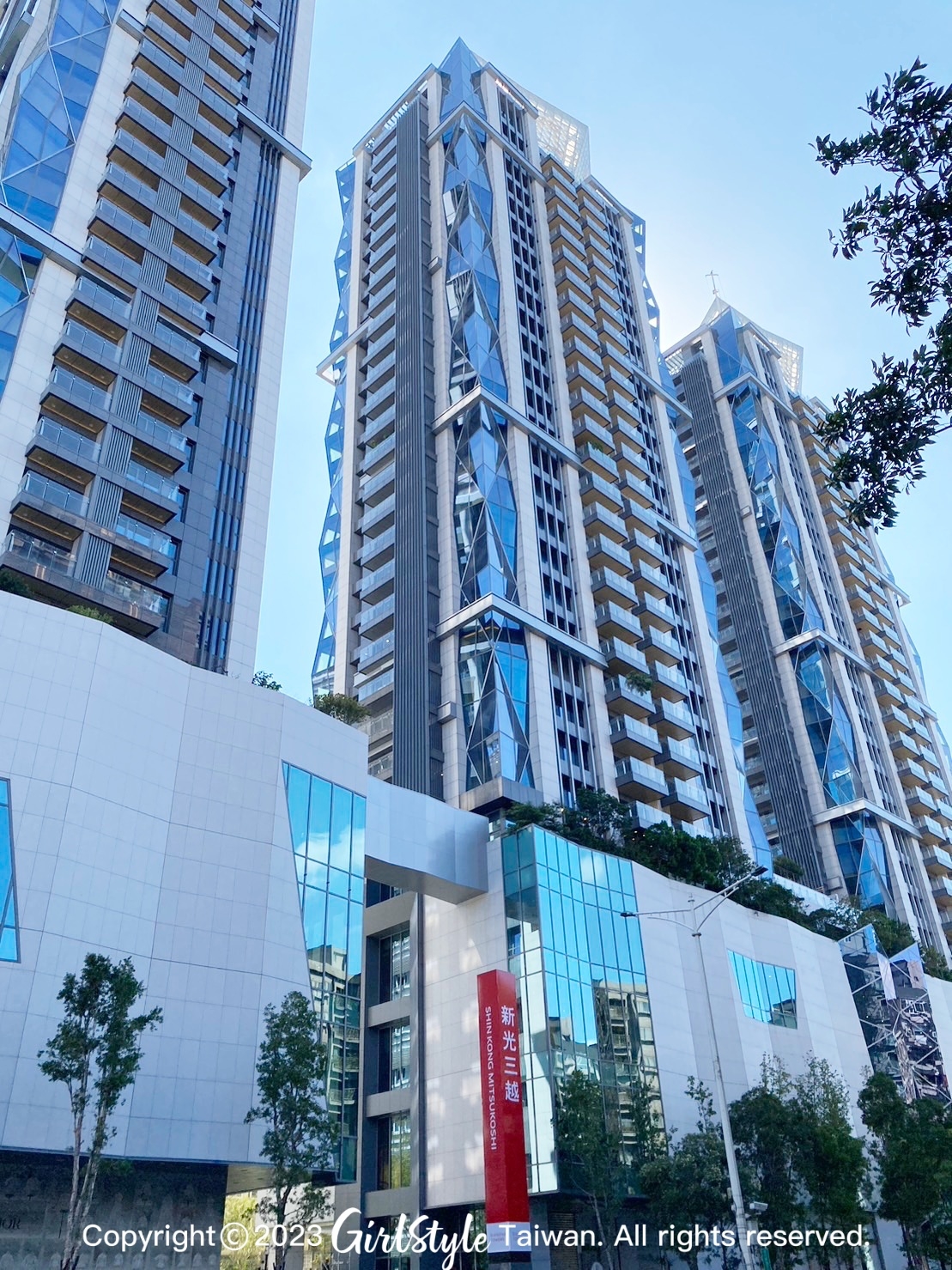 鑽石塔的百貨空間分為一館二館的1到4樓