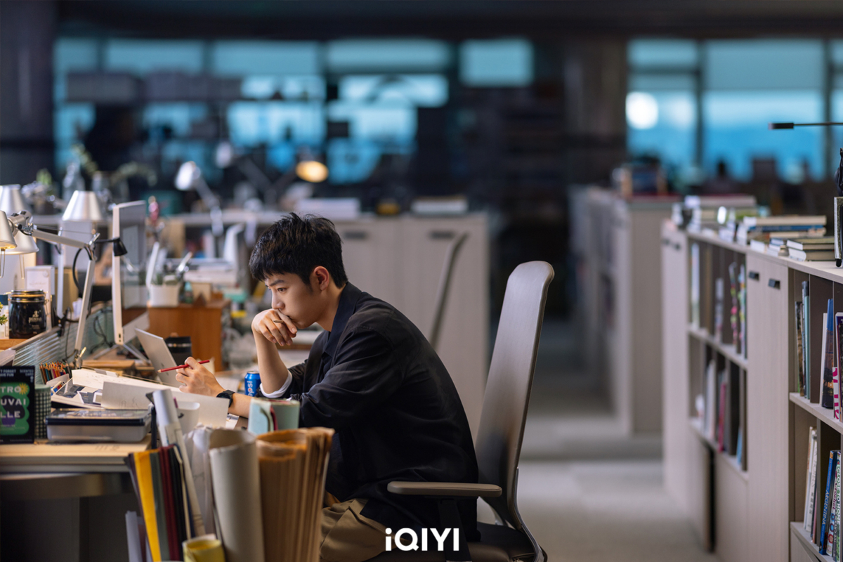 肖戰在踏入演藝圈之前，曾經當過設計師。