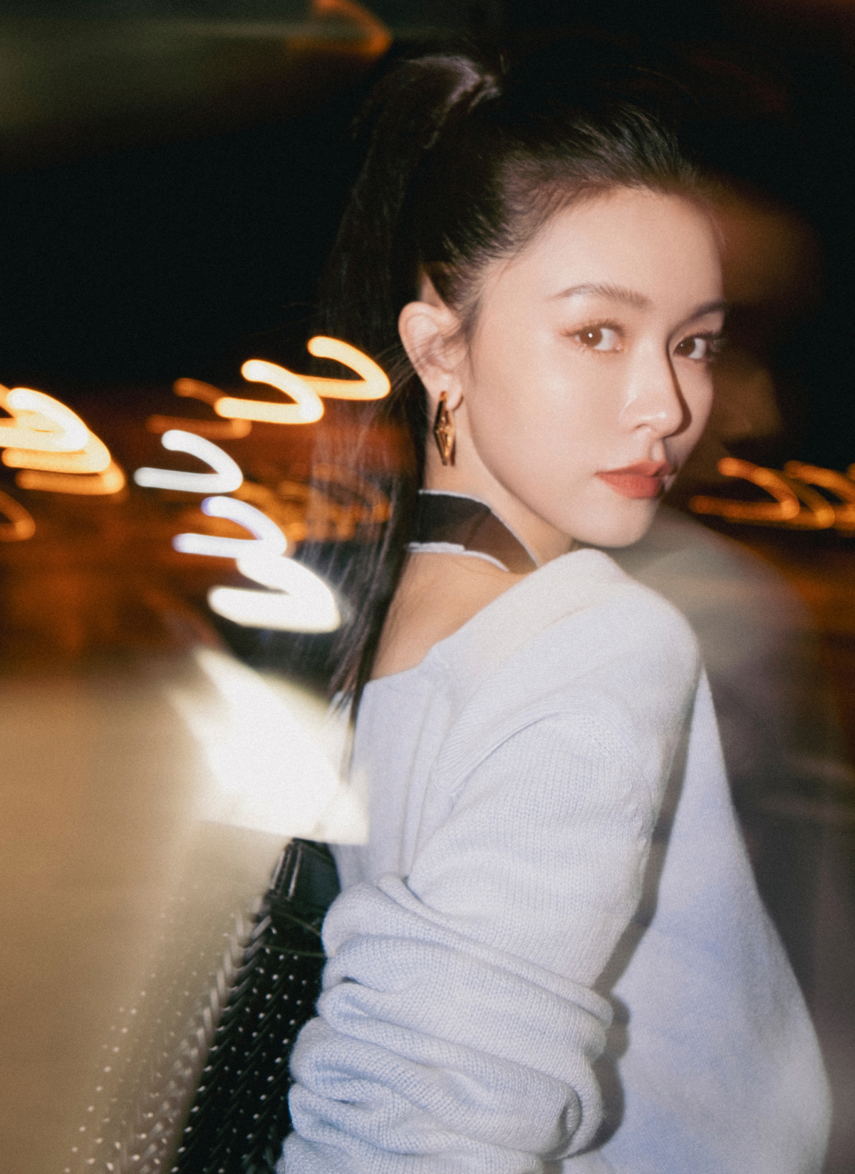 人氣女星文詠珊 現身上海機場飛往米蘭 出席FENDI 春夏24系列女裝大秀