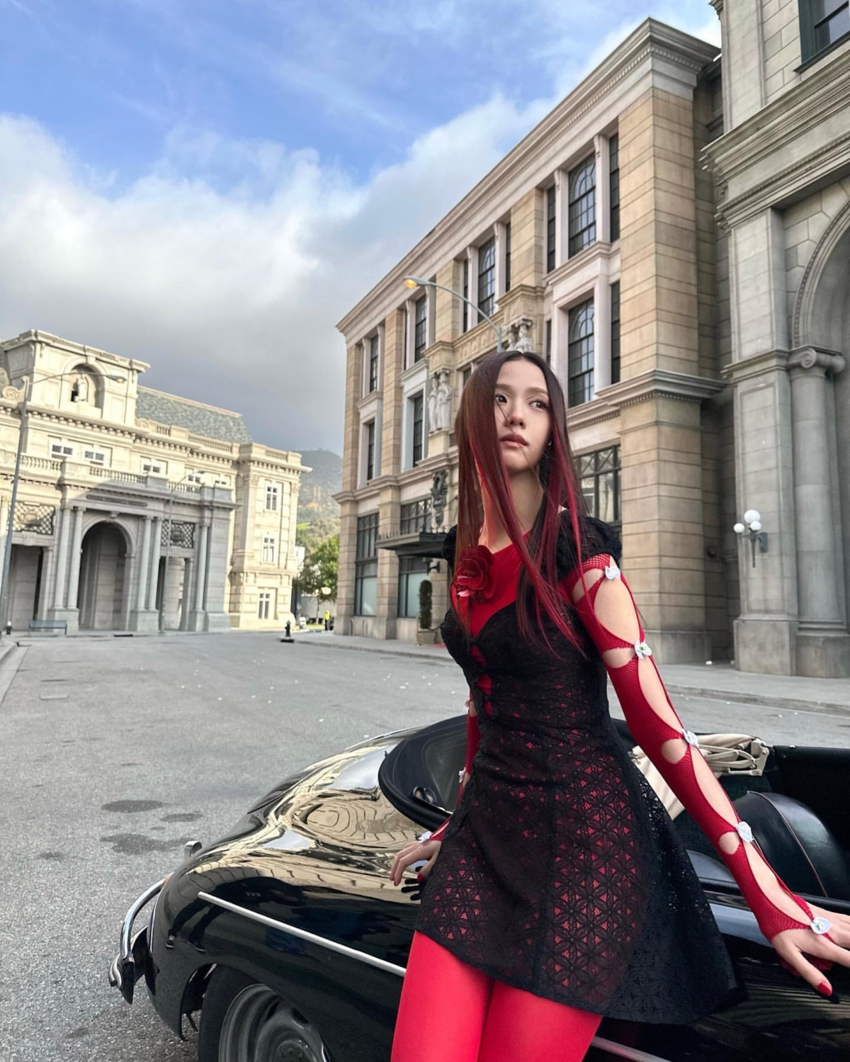 Jisoo拍攝Flower MV的話續美照