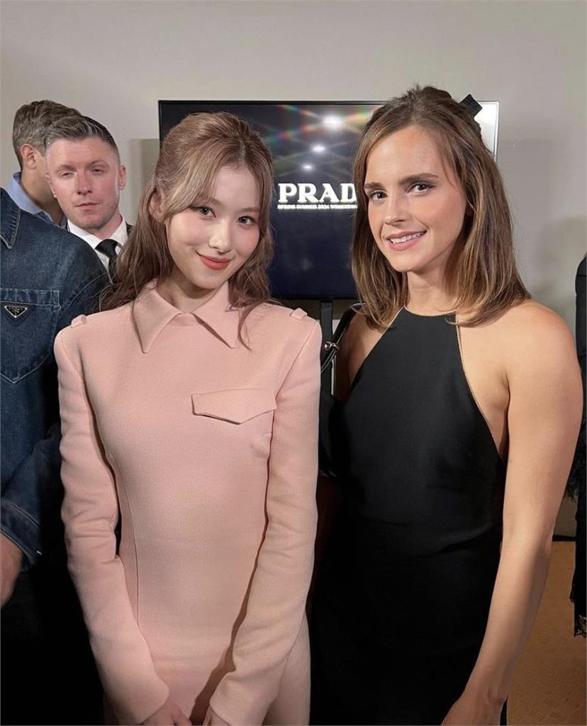 艾瑪華森和TWICE Sana兩大東、西方女神難得合體。