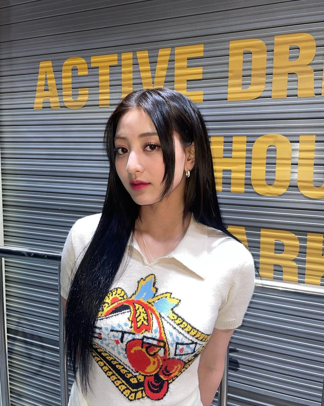 志效是TWICE當中的人氣隊長和性感擔當。