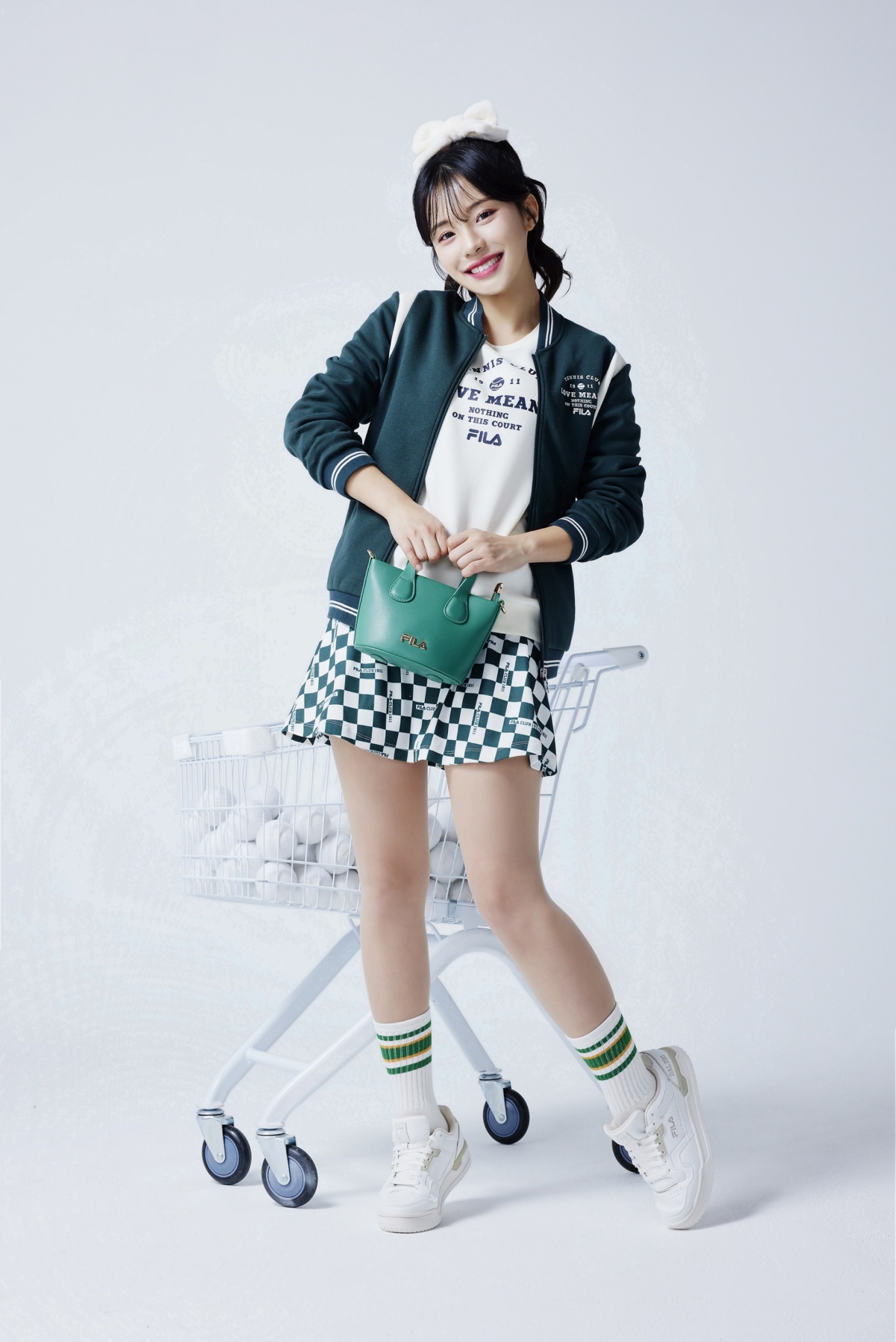 FILA品牌代言人李多慧以秋冬新品環保鞋履TARGA 88/22