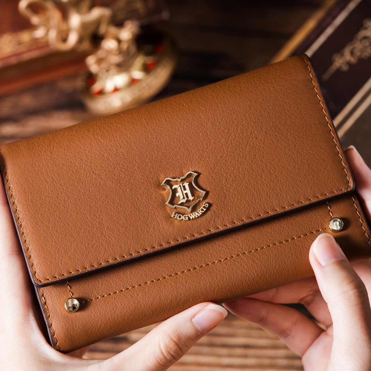 THEODORA’S希奧朵拉 RFID 防盜信封三折式中長夾，NT$2,735