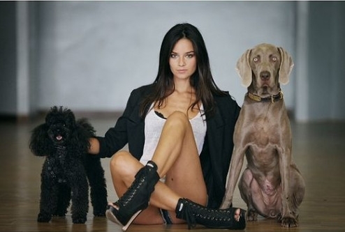 當時韓媒對於英國前女星凱蒂·露易斯·桑德斯的烏龍報導不少。