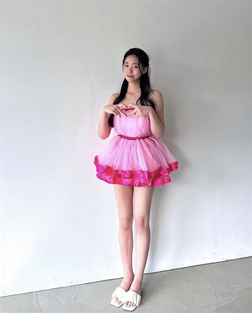 Lily腿長比例相當不科學。