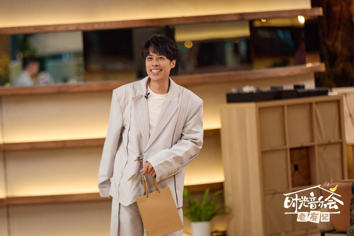 好久不見的TANK近期再度現身舞台。