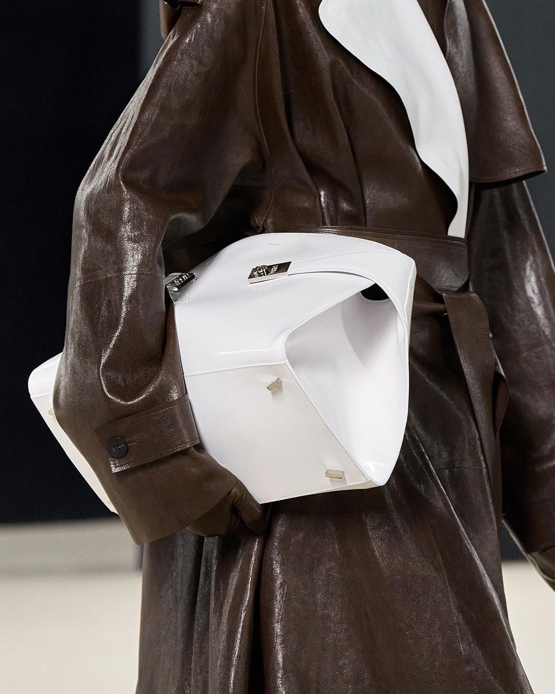 FERRAGAMO Hug 手提包,價格店洽。