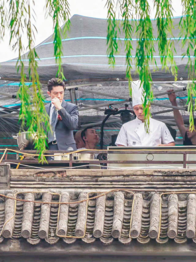 《玫瑰故事》路透照再度勾起觀眾期待。