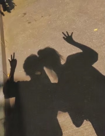 臉貼臉是最能展現姐妹好感情的姿勢