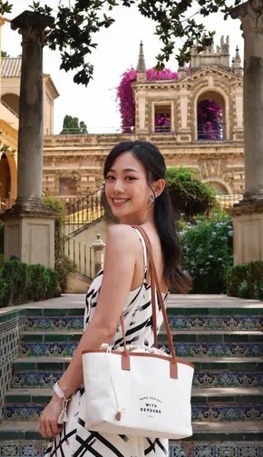 「JCNANA」(蒨蒨)其實是機械工程系出身的理工美女。