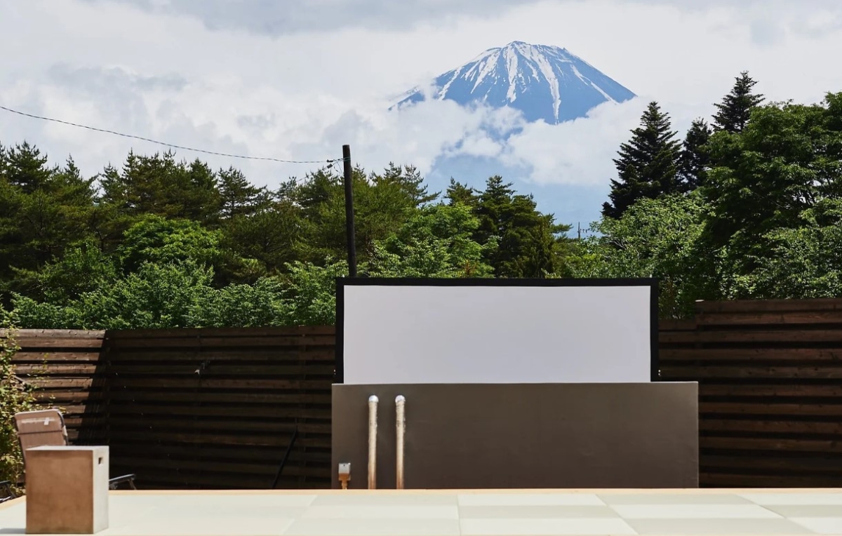 在豪華露營區隨處都可見到富士山美景。