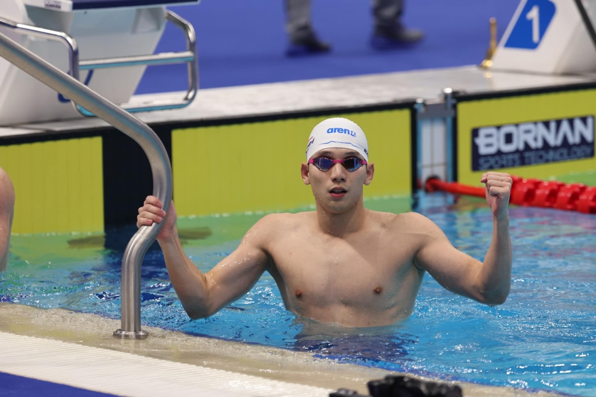 台灣游泳拿牌!200蝶王冠閎摘銀