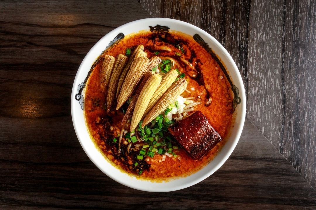 光是照片就感覺濃郁到不行的濃系拉麵