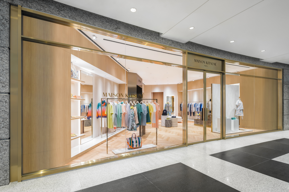 「Maison Kitsuné Combo Store 台北專賣店」 位於台北信義區BELLAVITA