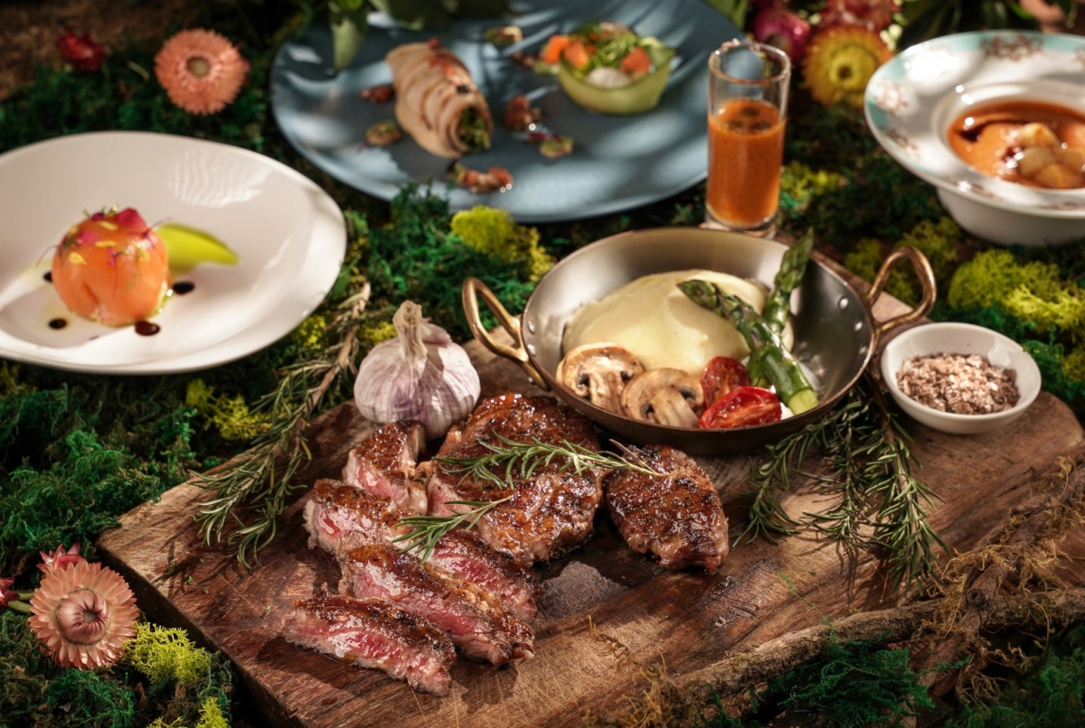 君品酒店牛排遠近馳名，鮮嫩多汁。