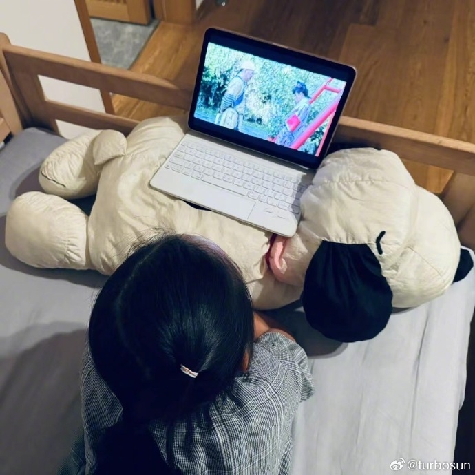 孫儷女兒一追《甄嬛傳》秒入坑。