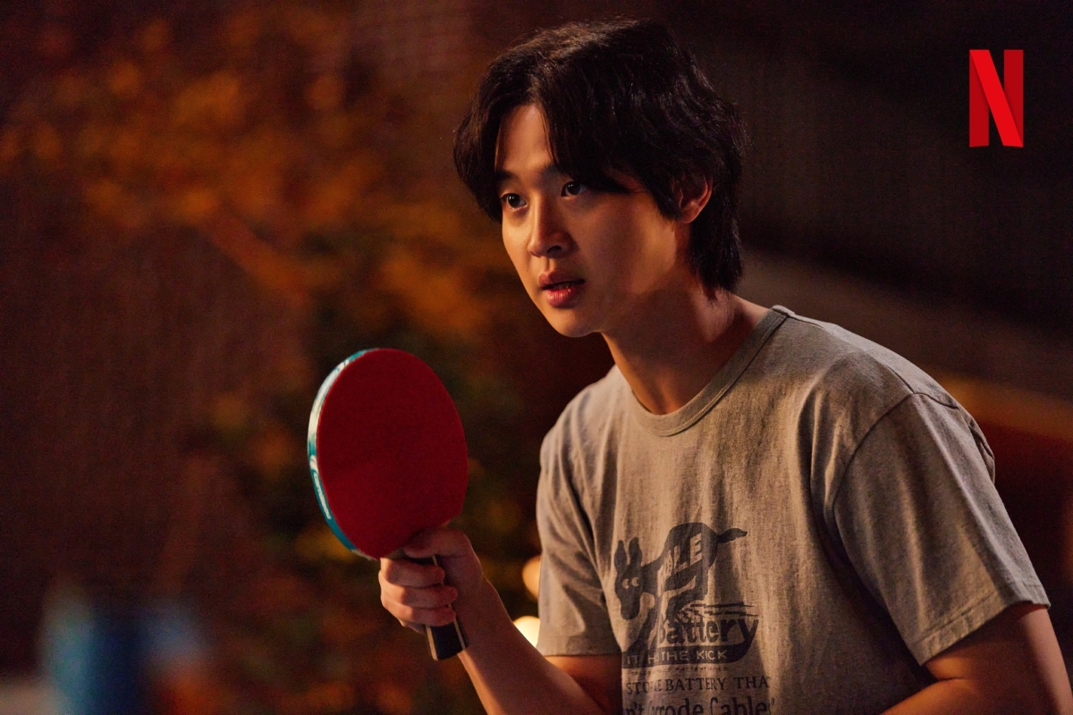 張東潤飾演鄭多恩的好友「宋有燦」