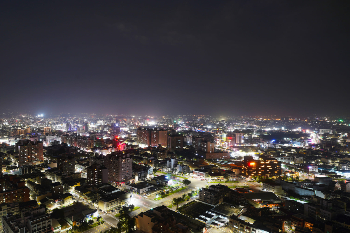 「嘉義福容voco酒店」32樓可以俯視嘉義市夜景。