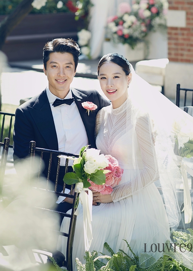 李東健、趙胤熙因合作《月桂樹西裝店的紳士們》譜出戀曲、步入禮堂。