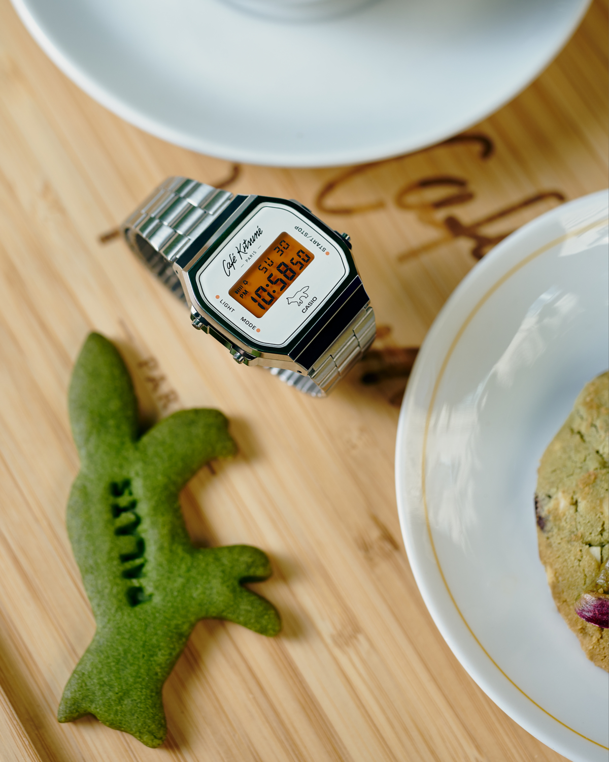 小狐狸 Café Kitsuné 與 Casio 攜手打造全新復古電子錶,NT$3,200